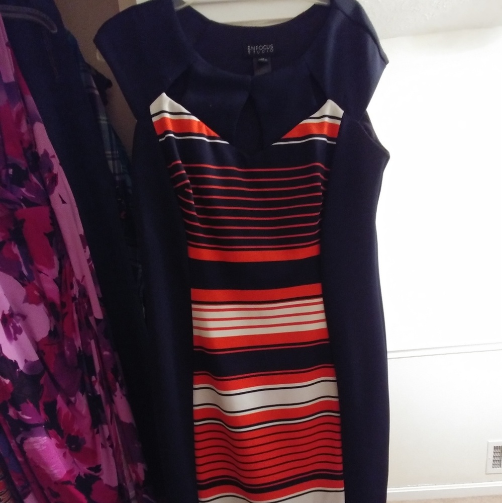 Fashionable fitted dress with keyhole neckline